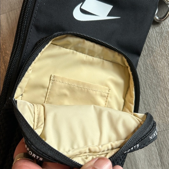 Nike Black Crossbody Bag - Picture 6 of 9